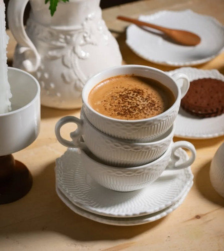 فنجان نعلبکی اورپایی