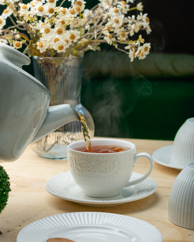فنجان نعلبکی سفید اروپایی